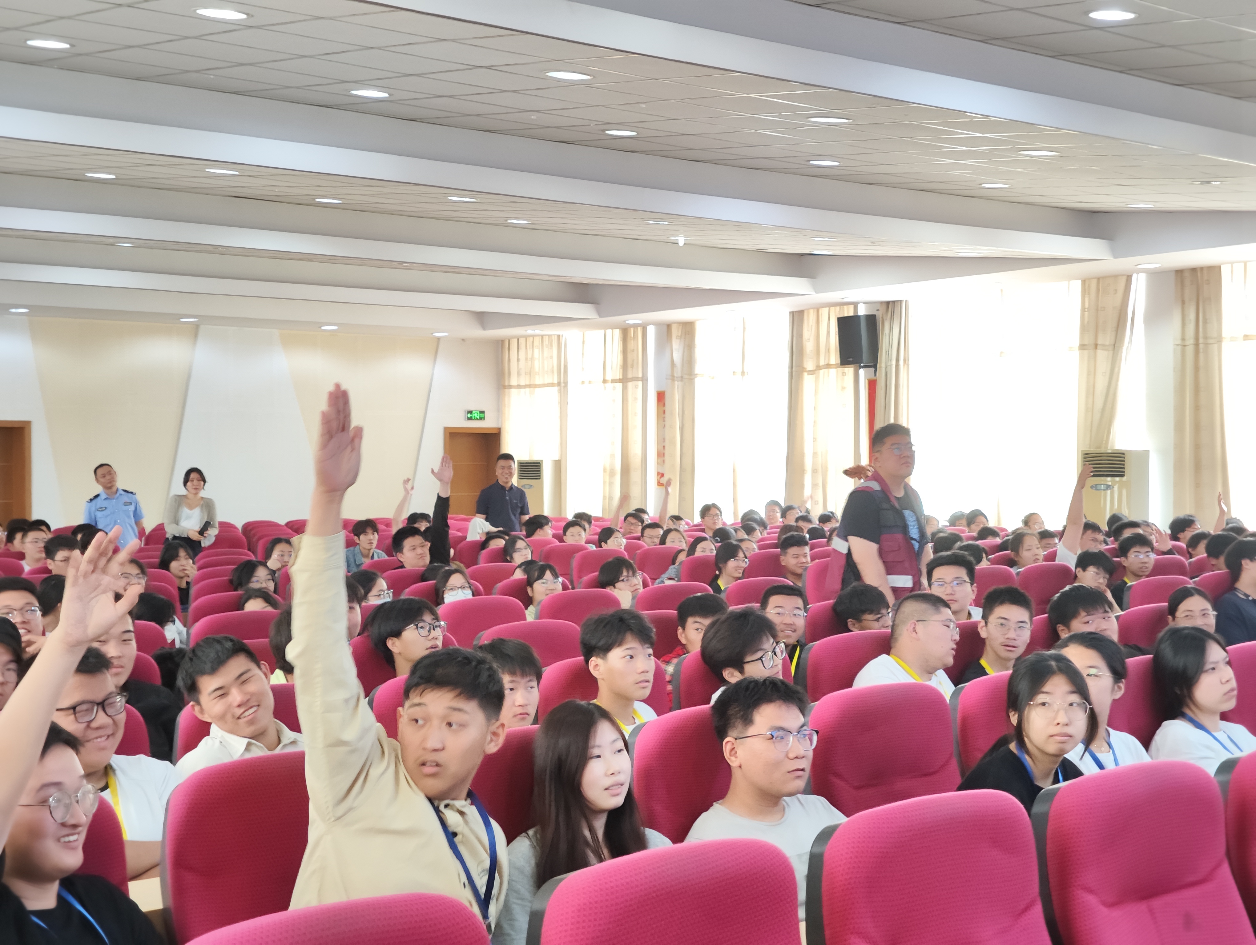 “珍爱生命 拒绝毒品 远离艾滋”——启东疾控开展校园禁毒防艾主题游园会活动3.jpg